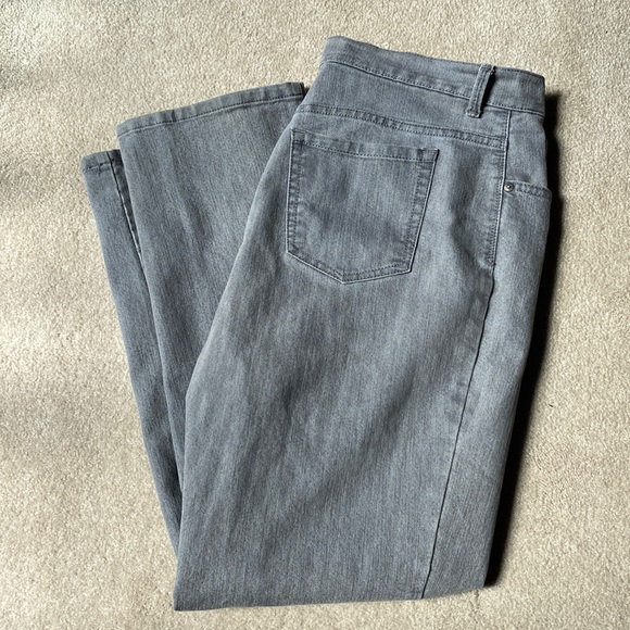 GLORIA VANDERBILT Amanda Jeans - Picture 2 of 10